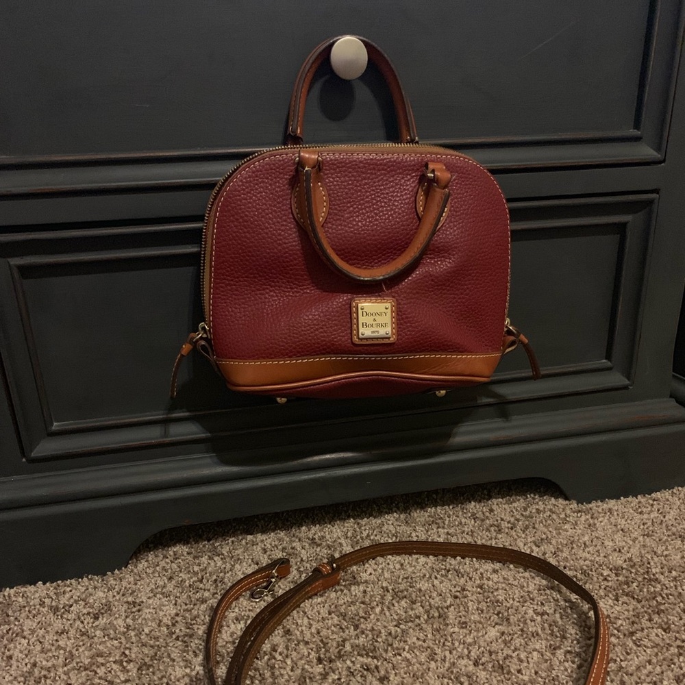 Dooney & Bourke crossover small purse